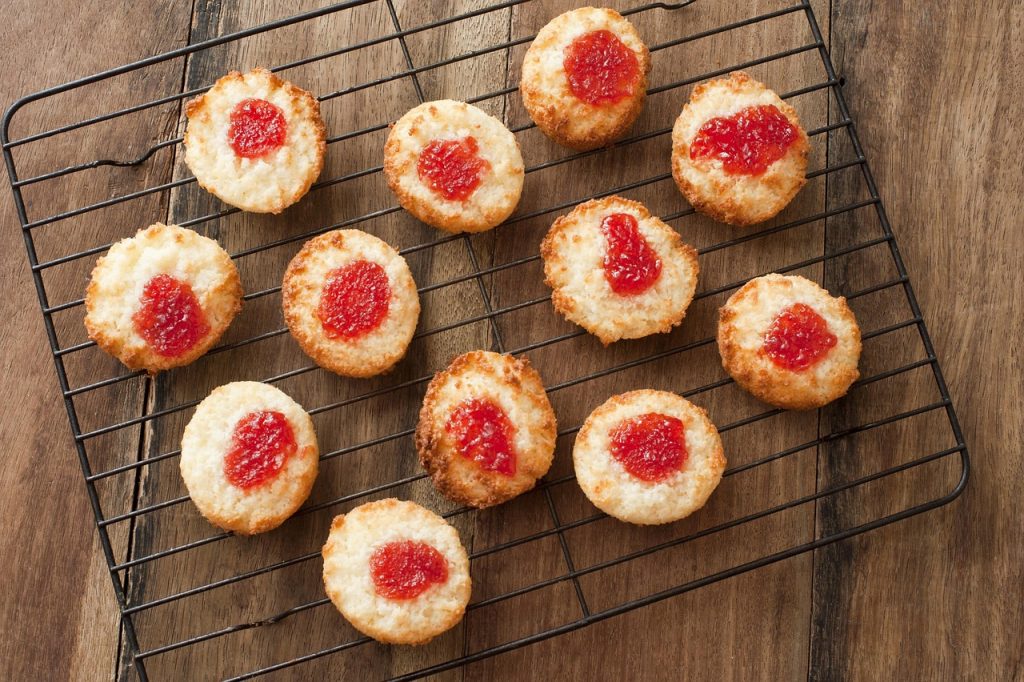 above, baked, baking, cookies, dozen, jam, jelly, cooling, fresh, rack, biscuits, strawberry, sweet, treat, dessert, rustic, baking, cookies, dozen, dozen, dozen, dozen, dozen, jam